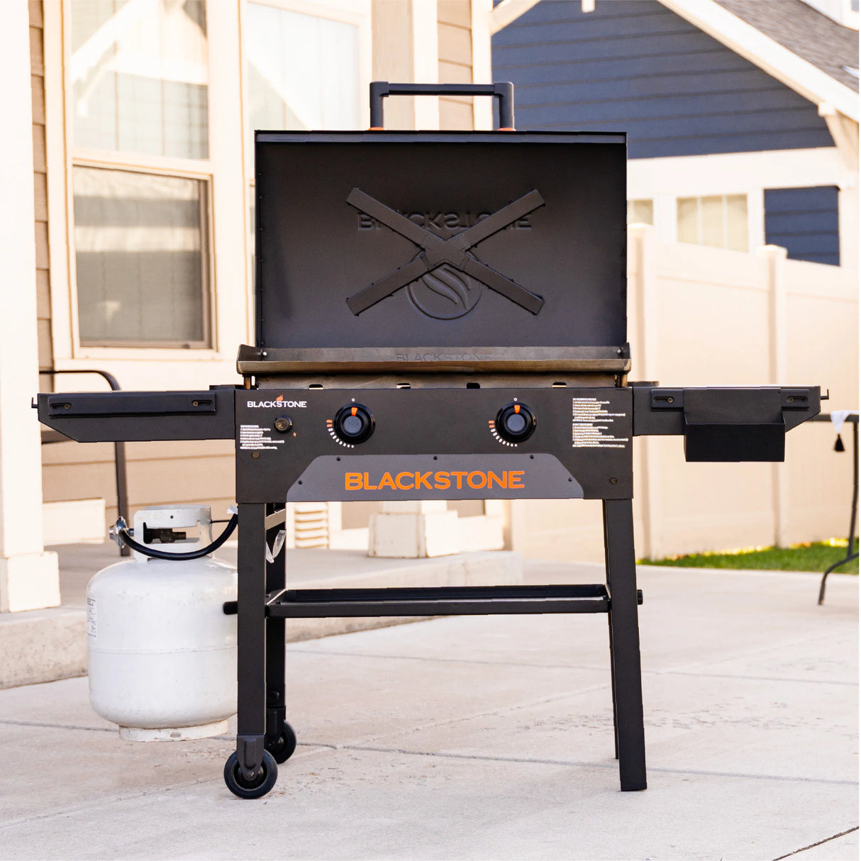 Blackstone 28" Griddle with Hood