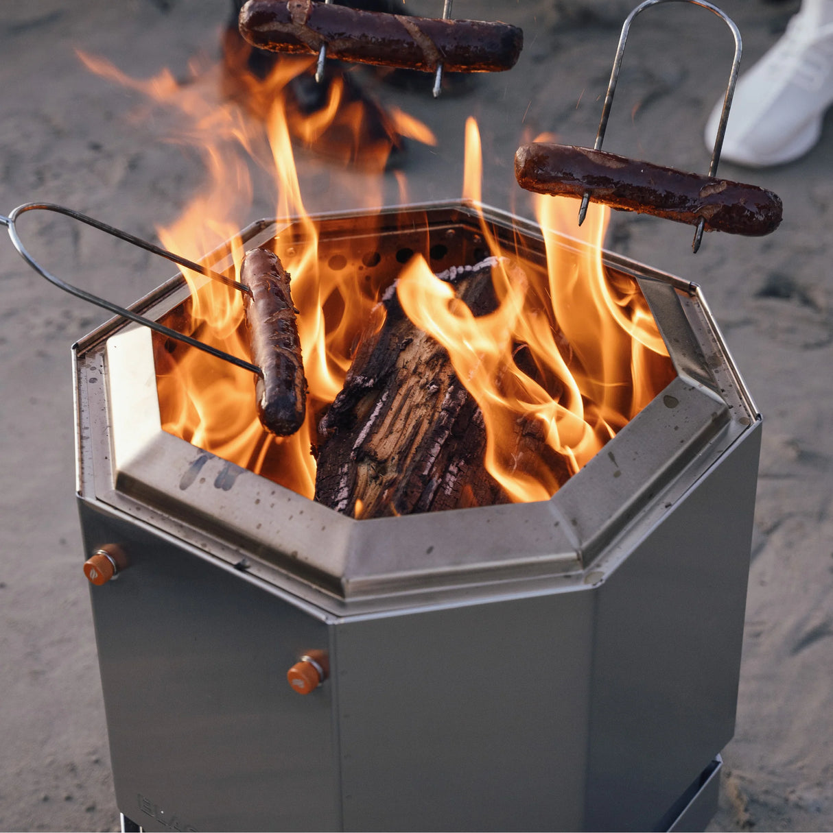 Blackstone Adventure Ready 15" Smokeless Fire Pit